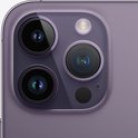 De paarse iPhone 14 Pro met een drievoudige camera-opstelling.