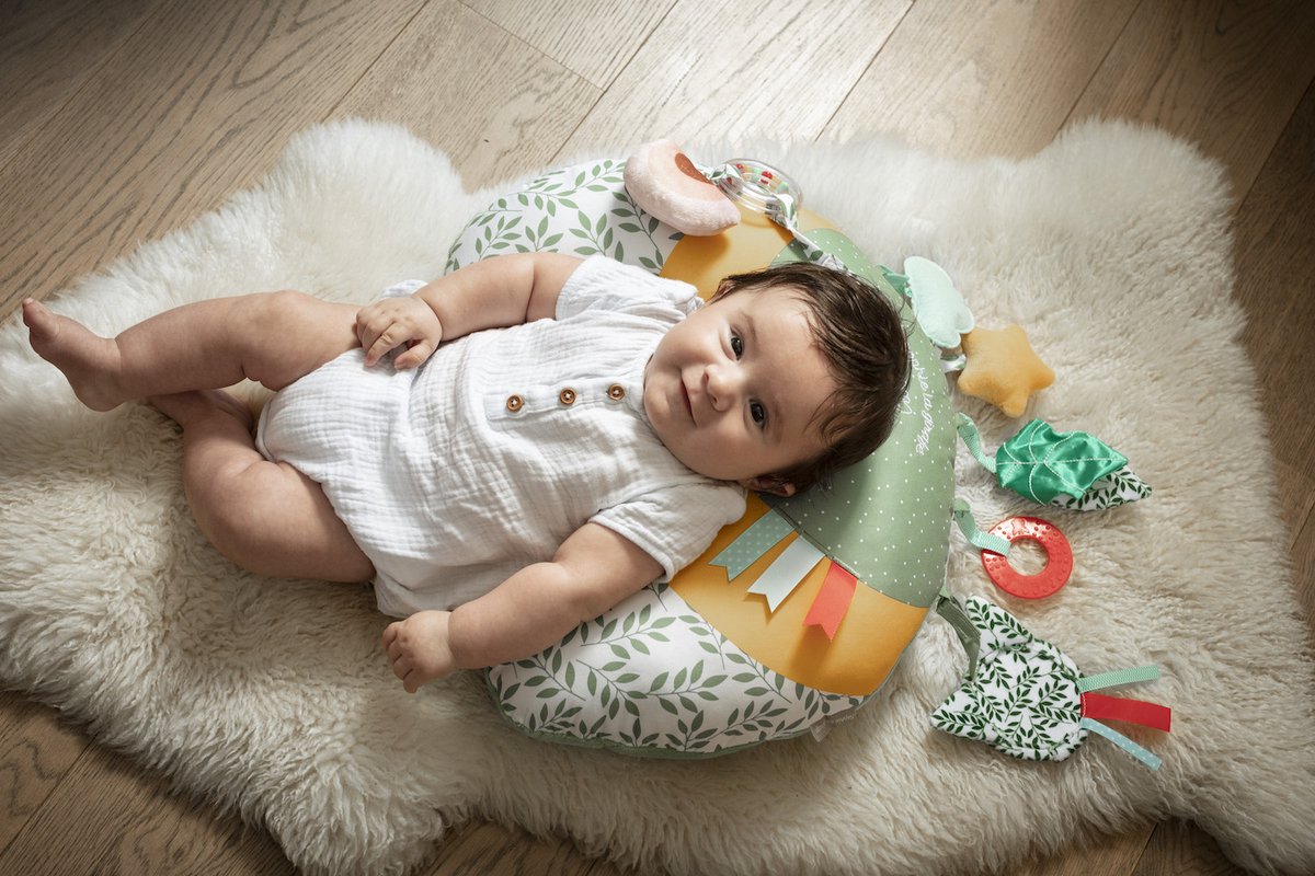 Sophie de giraf Cosy Play Speelkussen - Tummy time - Activiteitenkussen - Baby speelgoed - Kraamcadeau - Babyshower cadeau - Vanaf 0 maanden - 45 x 13 x 35 cm - Groen/Geel/Wit — afbeelding 18