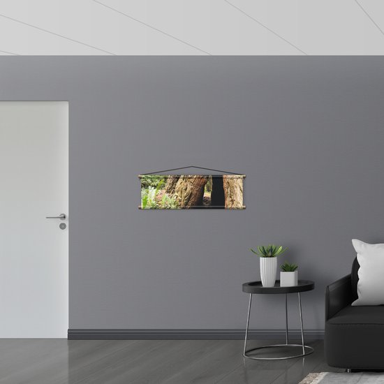 WallClassics - Affiche textile - Cachette dans un arbre - 90x30 cm Photo sur textile