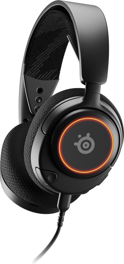 Zwarte SteelSeries Arctis Nova 3 gaming headset, van voren gezien met oranje gloeiende cirkels.