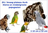 Zit / knaag plateau van natuurlijke 100%  kurk grote parkieten kleine en middel grote papegaai .