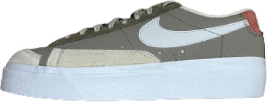 Nike - Blazer Low Platform SP - Sneakers - Dames - Bruin/Wit - Maat 40