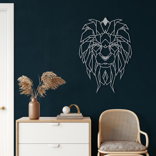 Wanddecoratie | Geometrische Leeuwenkop / Geometric Lion Head | Metal - Wall Art | Muurdecoratie | Woonkamer | Buiten Decor |Zilver| 32x45cm