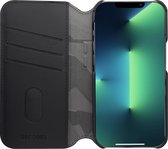 DECODED Wallet Case - iPhone 14 - Hoesje met Pasjeshouder - Hoogwaardig Europees Leer - Magnetische Technologie van Apple - Zwart