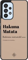 Casimoda® hoesje - Geschikt voor Samsung Galaxy A33 - Hakuna Matata - Zwart TPU Backcover - Tekst - Bruin/beige