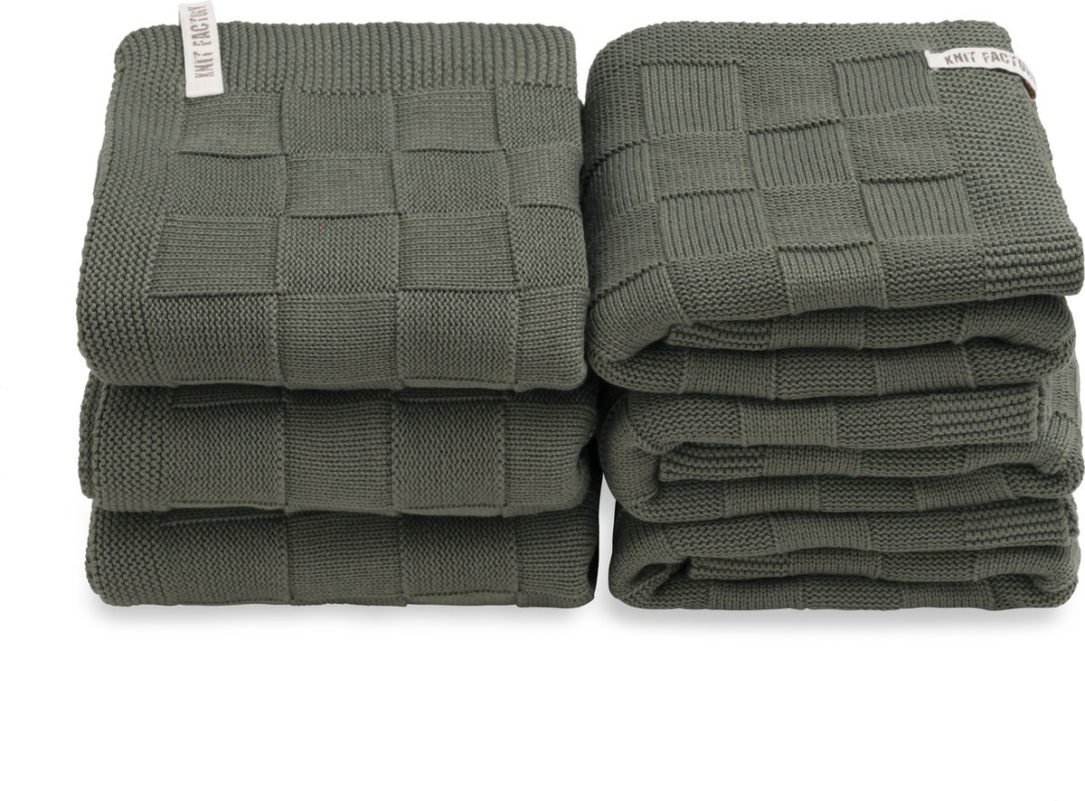 Knit Factory Gebreide Handdoek Ivy - Handdoek badkamer - Khaki - Groen - 50x100 cm - Katoen