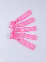 Vrijgezellenfeest armbandjes 'Bride Tribe' set van 5 HOT PINK