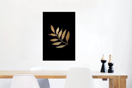 Branche à fines feuilles dorées allongées sur fond noir 60x90 cm