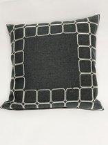 Kussenhoes - Donker grijs met vierkante vakken in de rand - 40 x 40 cm