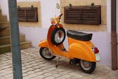 Tuinposter - Scooter - Vespa in wit / oranje / zwart  - 80 x 120 cm.