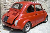 Tuinposter - Auto - Fiat 500 in rood / beige / bruin / zwart  - 80 x 120 cm.