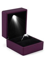 Ring doosje met LED verlichting- paars, huwelijk, verloving, aanzoek, ringdoosje, led-lichtje, valentijnsdag, voorstel, lampje, cadeau, liefde, sieraadendoos, opbergdoos, juwelendo