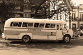 Dibond - Auto - Oldtimer bus in beige / wit / zwart - 50 x 75 cm.