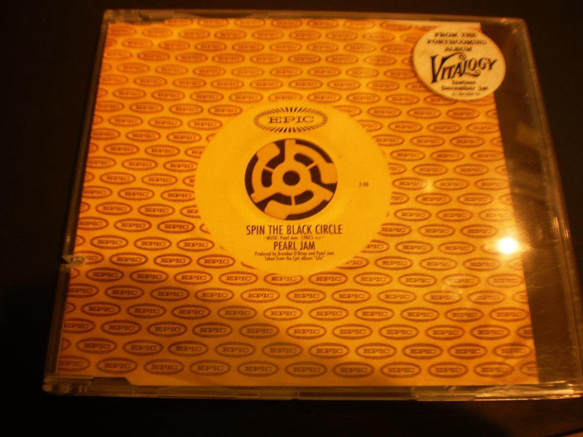 tremor christ / spin the black circle