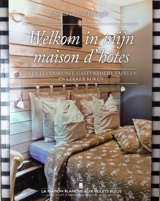 Boekomslag met een bed met bloemenprint en kussens. Titel: Welkom in mijn maison d'hôtes.