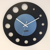 WANDKLOK - Stil uurwerk – Handgemaakt – CHANTALBRANDO ATOMIUM BLACK & ICE BLUE -- MODERN DUTCH DESIGN