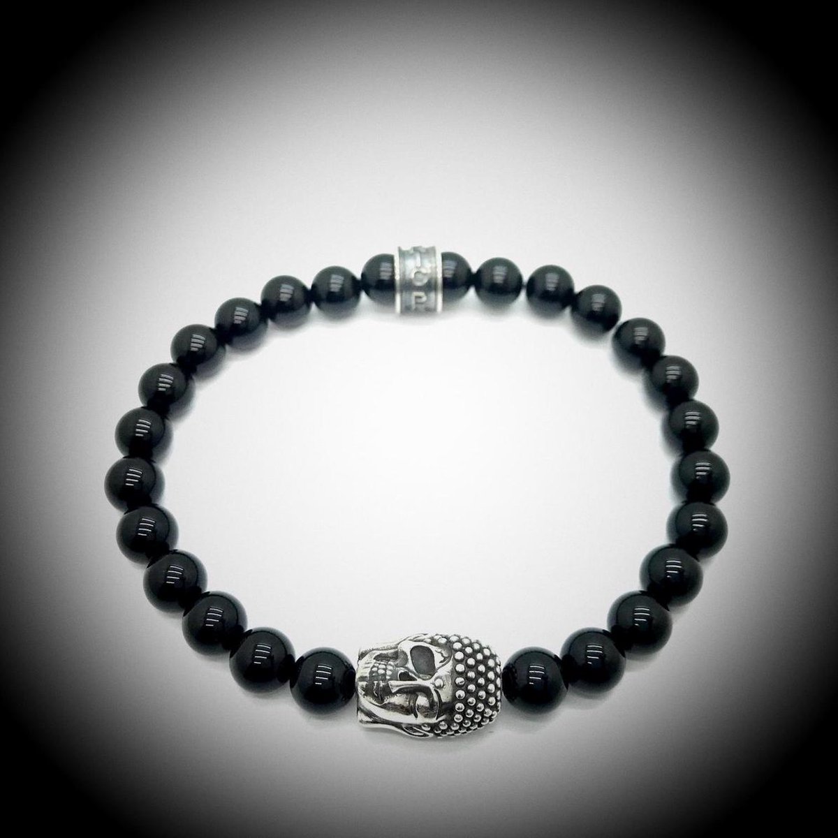 Natuursteen Armband met 925 Sterling Zilver Skull / Buddha / Boedha Bedel van 13 gram Zilver , Handgemaakte Edelsteen Armband met 8mm (Blinkend Onyx) kralen .