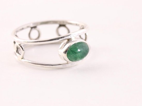 Fijne opengewerkte zilveren ring met jade - maat 16