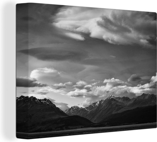 Zwart-wit foto van het Nationaal park Aoraki/Mount Cook in Oceanië Canvas 160x120 cm - Foto print op Canvas schilderij (Wanddecoratie woonkamer / slaapkamer) XXL / Groot formaat!