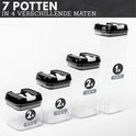 Set van 7 doorzichtige voorraadpotten met zwarte deksels in 4 verschillende maten: 2x 0,5L, 2x 0,8L, 2x 1,2L en 1x 1,9L.