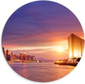 Dibond Wandcirkel - Zonsondergang in Hong Kong - 60x60cm Foto op Aluminium Wandcirkel (met ophangsysteem)