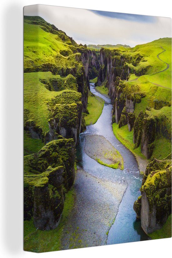 Vue aérienne de Fjaðrárgljúfur en Islande 90x120 cm - Tirage photo sur toile (Décoration murale salon / chambre)