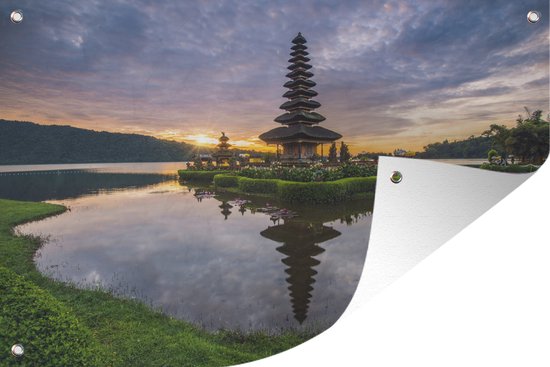 Tuinposters buiten Zonsopgang over de Pura Ulun Danu Bratan Tempel op Bali - 90x60 cm - Tuindoek - Buitenposter