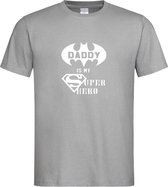 Grijs T Shirt met  " Papa is een Superheld " print Wit size S