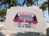 Grappige Placemat  - Vakantie - Flamingo - Camping - Kamperen -Eten - Fleurig - Caravan - Quote - Tekst - Verjaardag Materiaal Linnen
