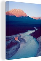 Canvas Schilderij De Athabasca-rivier kronkelt door het landschap in Noord-Amerika - 30x40 cm - Wanddecoratie