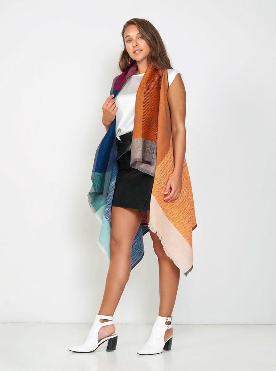 cape infinity sunrise | shawl | poncho | 4 seasons | scarves | handmade | sustainable | beautiful colors | multifunctional | sleeveless | Himalayan wool |