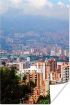 Poster Het Colombiaanse Medellín dat zich uitstrekt tot aan de berg - 20x30 cm