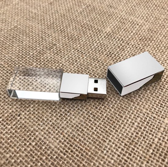 Kristal USB stick met zilver kleur metale dop 16GB - Glas usb stick, glazen usb stick,