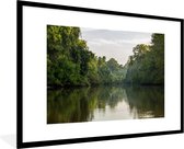 Fotolijst incl. Poster - Grote rivier tussen de bomen van het Nationaal park Corcovado in Costa Rica - 120x80 cm - Posterlijst