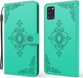 Voor Samsung Galaxy A31 Reliëf Fortune Bloempatroon Horizontale Flip Leren Case met Houder & Kaartsleuf & Portemonnee & Lanyard (Groen)