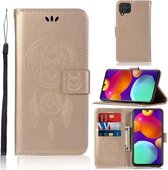 Voor Samsung Galaxy M62 Windgong Uil Embossing Patroon Horizontale Flip Leren Case met Houder & Kaartsleuven & Portemonnee (Goud)