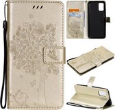 Voor Samsung Galaxy A02s Boom & Kat Patroon Geperst Afdrukken Horizontale Flip PU Lederen Case met Houder & Kaartsleuven & Portemonnee & Lanyard (Goud)