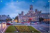 Verkeersdrukte rond het Plaza de Cibeles in Madrid - Foto op Tuinposter - 150 x 100 cm