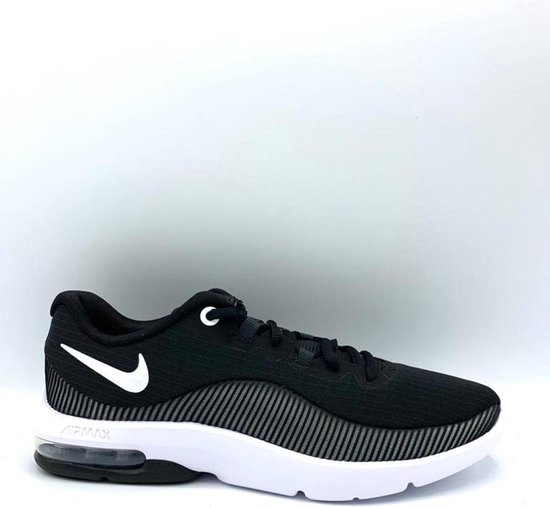 nike advantage 2