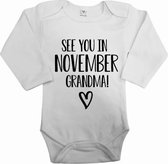Baby rompertje see you in november grandma | Bekendmaking zwangerschap | Cadeau voor de liefste aanstaande oma | Bekendmaking zwangerschap rompertje voor oma in de maat 56.