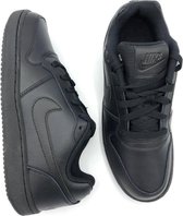 Nike Ebernow Low - Maat 40 - Sneakers - Zwart