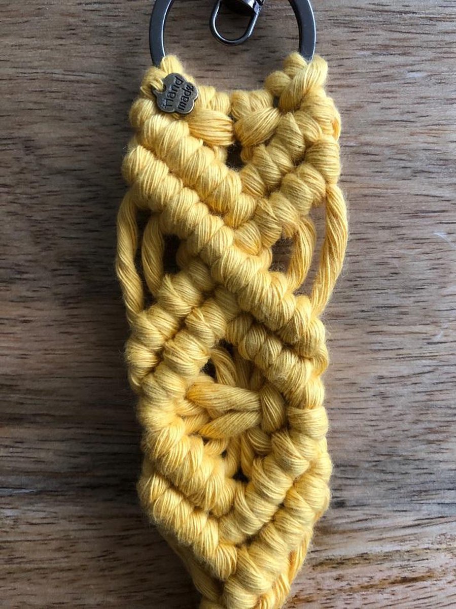 Sleutelhanger design, macrame sleutelhanger, geknoopte sleutelhanger  - geel