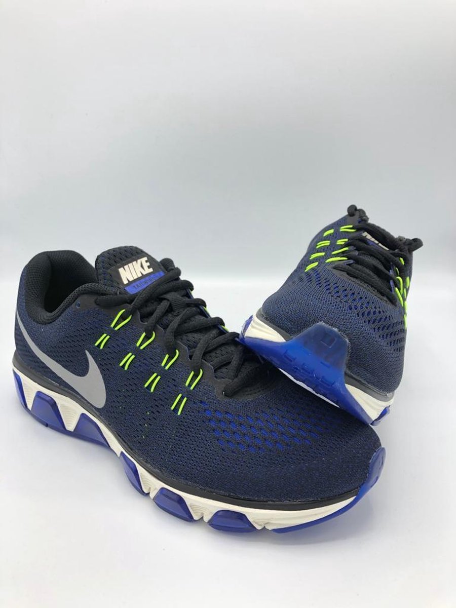 tenis air max tailwind 8