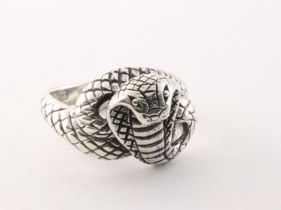 Zware zilveren cobra ring - maat 22