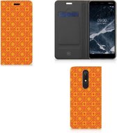 Nokia 5.1 (2018) Hoesje met Magneet Batik Orange