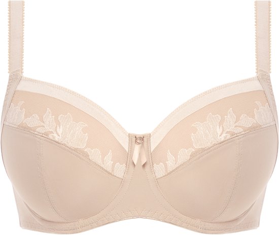 Beige full cup beha met kanten details op de cups en bandjes. Een strikje zit in het midden.