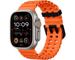 Stravo Ocean Sport bandje - Geschikt voor Apple Watch 46mm (Series 10/11), 45mm (Series 7/8/9), 44mm (Series 4/5/6, SE 1/2/3), 42mm (Series 1/2/3), 49mm (Ultra 1/2/3) - Oranje - Ademende Zachte Silicone Waterdichte Marine Horlogebandje