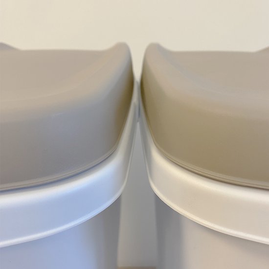 Conteneur d'alimentation - Tonneau d'alimentation - Tonneau d'alimentation avec couvercle - 40 litres - Avec pelle - Hermétique - Convient pour 15 kg d'alimentation - Avec roues
