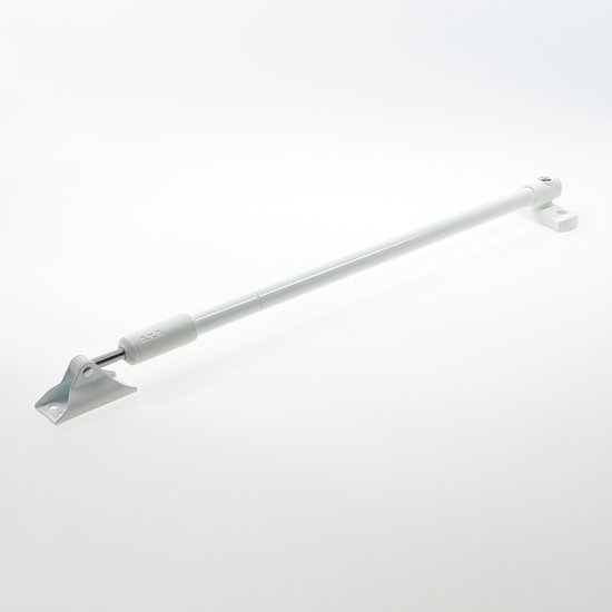 Witte telescopische raamuitzetter met witte bevestigingsbeugels.