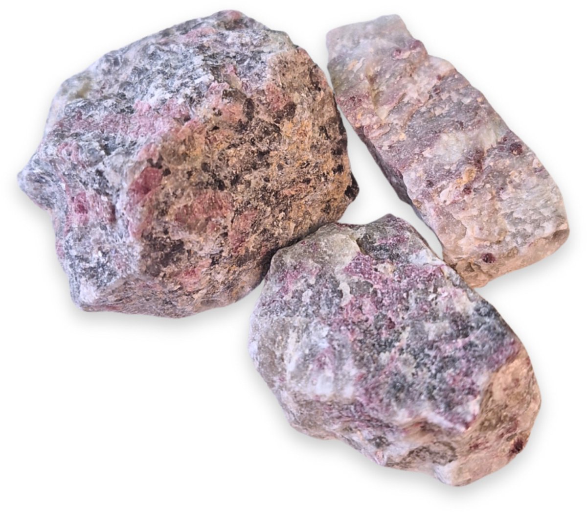 Ruben Robijn Rubeliet in matrix Madagaskar 250 gr. ruwe brokjes Roze / wit